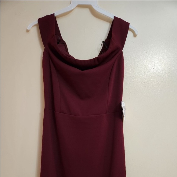 Women’s Burgundy Windsor Dress - Picture 4 of 8